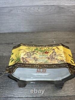 Vintage Chinese Porcelain Trinket Box Jewelry Box Brass Lined Crackled Design