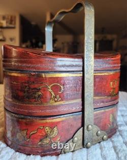 Vintage Chinese stacked lacquer box