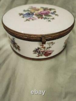 Vintage Czechslovakian Round Porcelain Jewelry Trinket Box