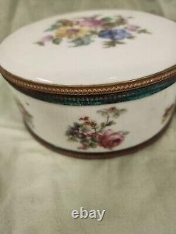 Vintage Czechslovakian Round Porcelain Jewelry Trinket Box