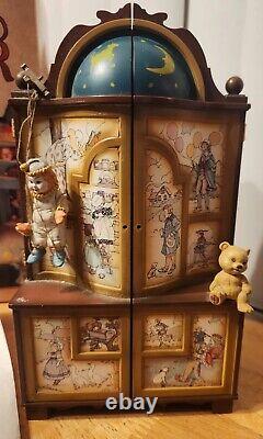 Vintage Enesco The Dream Keeper Lighted Animated Toy Cabinet Music Box READ