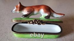 Vintage French LIMOGES Peint Main Fox on Grass Hinged Trinket Pill Box