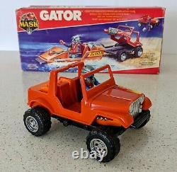 Vintage GATOR vehicle + Dusty Hayes Pilot & Kenner (1985) in Box