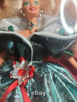Vintage HAPPY HOLIDAYS BARBIE SPECIAL EDITION New In Package open box