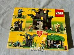 Vintage Lego 6054 Castle Forestmen's Hideout Complete with Box & Manual