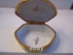 Vintage Limoges France Trinket Box Peint Main Hand Painted Scene Man/woman