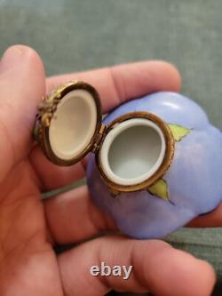 Vintage Limoges Peint Main Flower Trinket Box