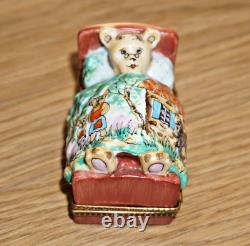 Vintage Limoges Peint Main Teddy Bear In Bed 1 3/4 Trinket Box Rare