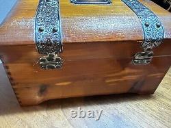Vintage McGraw Rounded Cedar Wood Jewelry Box Trinket Stash Cigar 9 withOrig Lock