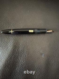 Vintage Montblanc Meisterstuck #146 Fountain Pen Black with Gold Trim in Box