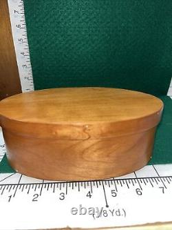 Vintage OVAL SHAKER PANTRY / STORAGE BOX 3 Fingers Signed Bob Brennan 7by4