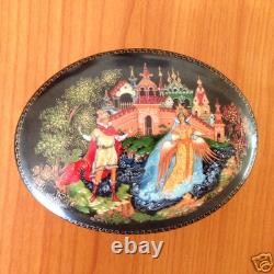Vintage Palech Porcelain Trinket box, Russian Art of stunning detail / Pristine