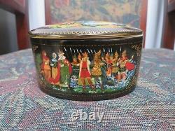 Vintage Palech Porcelain Trinket box, Russian Art of stunning detail / Pristine