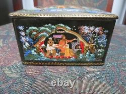 Vintage Palech Porcelain Trinket box, Russian Art of stunning detail / Pristine