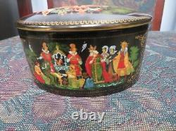 Vintage Palech Porcelain Trinket box, Russian Art of stunning detail / Pristine