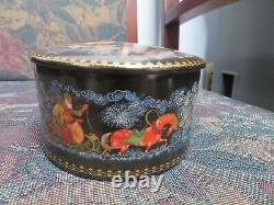 Vintage Palech Porcelain Trinket box, Russian Art of stunning detail / Pristine