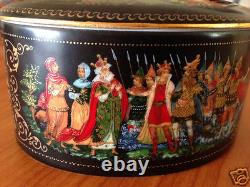 Vintage Palech Porcelain Trinket box, Russian Art of stunning detail / Pristine