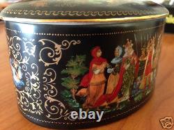 Vintage Palech Porcelain Trinket box, Russian Art of stunning detail / Pristine