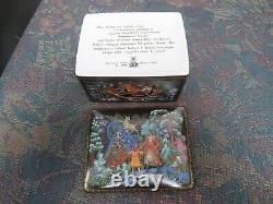 Vintage Palech Porcelain Trinket box, Russian Art of stunning detail / Pristine