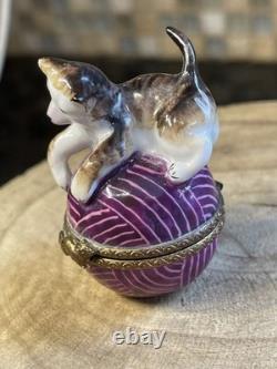 Vintage Peint Main P. V. France Limoges Trinket Box Cat On Ball Of Yarn, 2.25