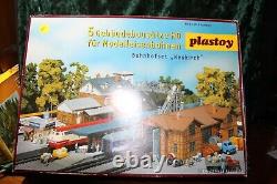 Vintage Plastic HO Building Plastoy 5 Piece Commercial Box Set in Box, (shelf)