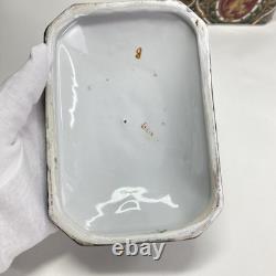 Vintage Porcelain Lion Trinket Jewelry Box 70s China Heraldic Style RARE #127