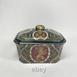 Vintage Porcelain Lion Trinket Jewelry Box 70s China Heraldic Style RARE #127