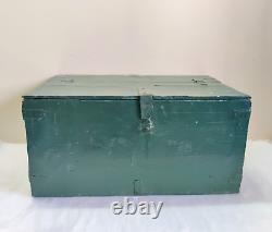 Vintage Primitive Handmade Wooden Box With Lid Decorative Collectible Props W431