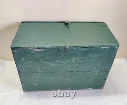 Vintage Primitive Handmade Wooden Box With Lid Decorative Collectible Props W431