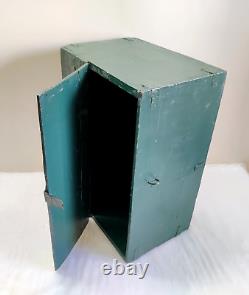 Vintage Primitive Handmade Wooden Box With Lid Decorative Collectible Props W431