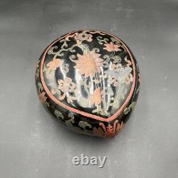 Vintage Traditional Chinese Black Lacquered Floral Motif Peach Storage Box