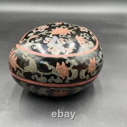 Vintage Traditional Chinese Black Lacquered Floral Motif Peach Storage Box