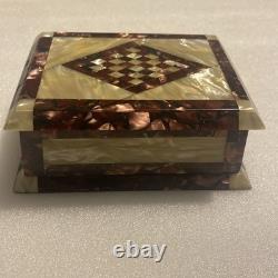 Vintage Tramp Art Deco Celluloid Plastic Bakelite Hinged Box