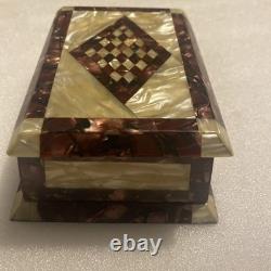 Vintage Tramp Art Deco Celluloid Plastic Bakelite Hinged Box