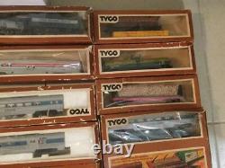 Vintage Tyco Ho Scale Electric Train Set Cars withBox and Accesories Lot
