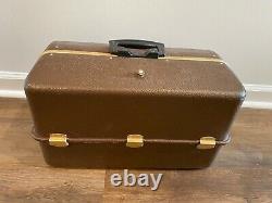 Vintage UMCO Tackle Box 2080U Brown Plastic Gold toned Metal Watertown MN