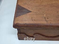 Vintage Victorian Desk Storage Box Chest Inlaid Lid Scalloped Base Locking Top