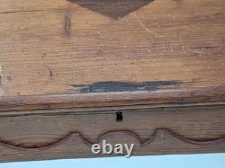 Vintage Victorian Desk Storage Box Chest Inlaid Lid Scalloped Base Locking Top