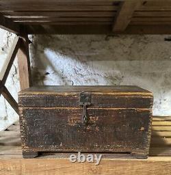 Vintage Wooden Large Size Storage Chest Box Original Hand Crafted Metal Fitted91