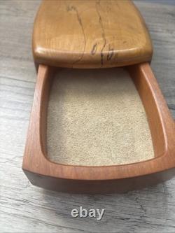 Vintage Wooden Rectangle Jewelry/Trinket Box UNIQUE JAMES BATEMAN SIGNED PG1 7