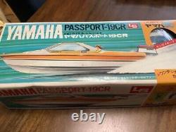 Vintage Yamaha Passport 19CR LS radio control boat plastic model withBox