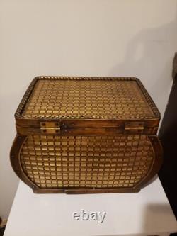 Vintage art Brass and Wood Latched Keepsake Box. Dim height 9× 13× 7.5