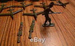 Vntg Comic Book Mail Away Flat Army Soldiers, Premium from 1950's, with Box