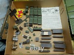 Vtg MASH 4077 MILITARY BASE with Box Playset for 3 3/4 figures TRISTAR 1982