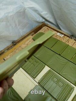 Vtg MASH 4077 MILITARY BASE with Box Playset for 3 3/4 figures TRISTAR 1982