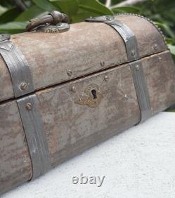 Wood With Bronze Coat Vintage Box Wood With Bronze Coat Vintage Box