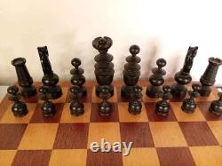 Wooden Vintage Chess Set Regency Chess Pieces with Wooden board and Vintage Box