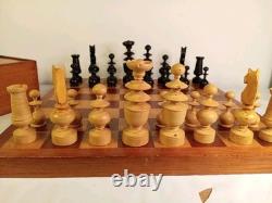Wooden Vintage Chess Set Regency Chess Pieces with Wooden board and Vintage Box