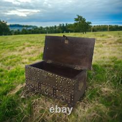 Wooden entiq vintage box with brass fited / box/ container / living room